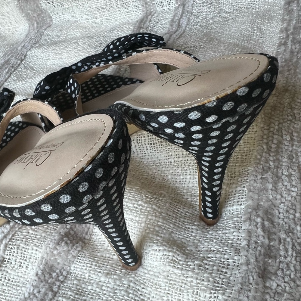 Catherine Malandrindo black and white polka dot sandals. - Picture 7 of 7